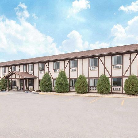 Super 8 By Wyndham Warroad Hotel Buitenkant foto