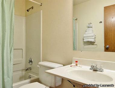 Super 8 By Wyndham Warroad Hotel Kamer foto