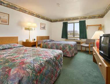 Super 8 By Wyndham Warroad Hotel Buitenkant foto