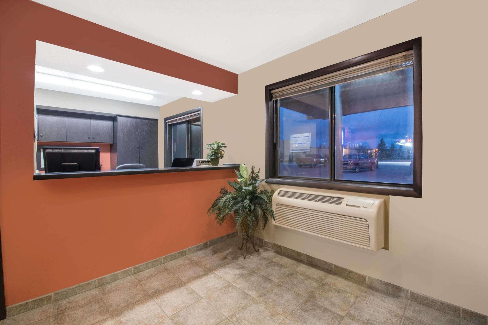 Super 8 By Wyndham Warroad Hotel Buitenkant foto