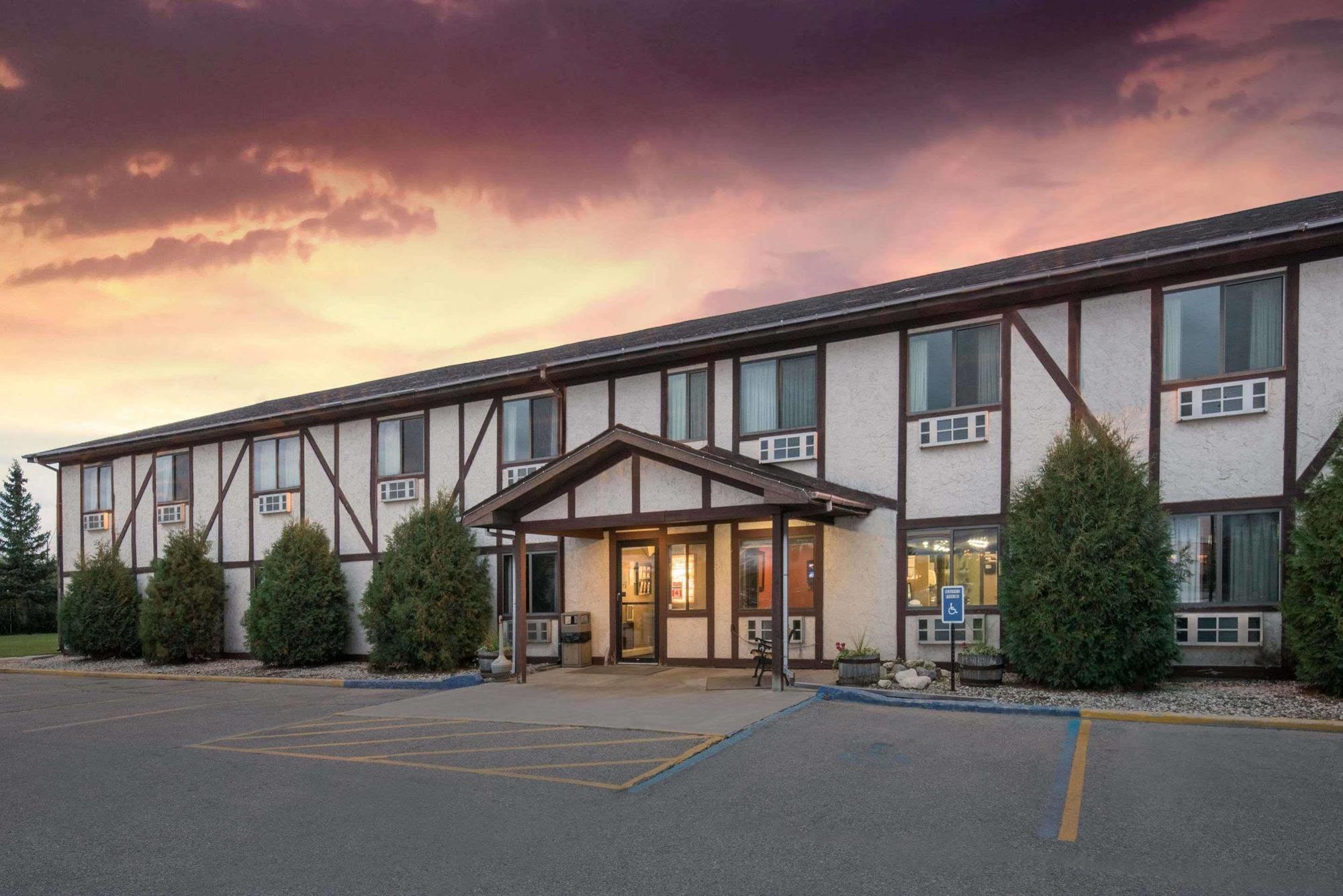Super 8 By Wyndham Warroad Hotel Buitenkant foto